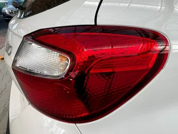 Car image 27