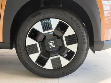 Car image 27