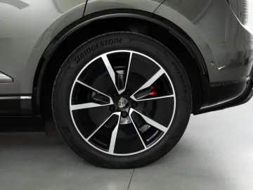 Car image 29