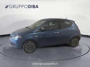 Car image 2