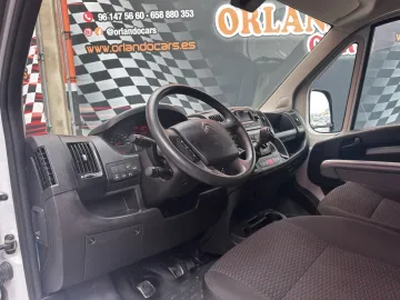 Car image 43
