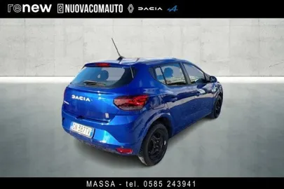 Car image 3