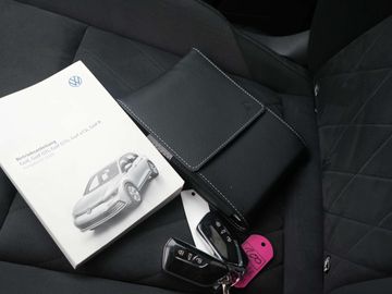 Car image 37