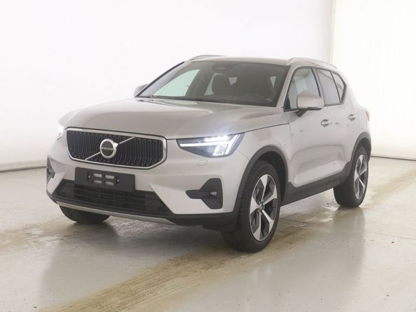 Volvo XC40 B3 Core 120 kW image number 1