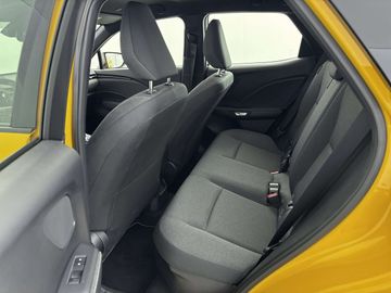 Car image 30