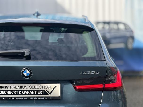 BMW 330e Touring 215 kW image number 27