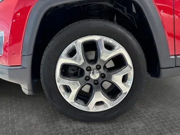 Car image 28