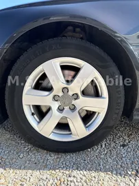 Car image 38