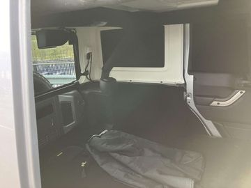 Car image 37