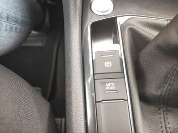 Car image 35