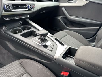 Car image 26