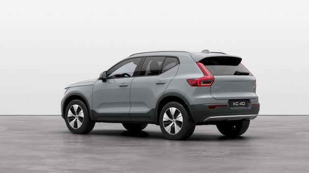 Volvo XC40 B4 Core 145 kW image number 4