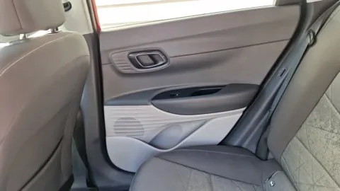 Car image 28