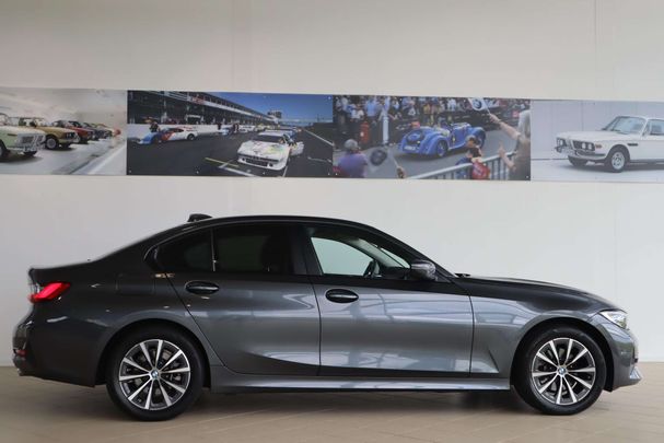 BMW 320i 135 kW image number 3