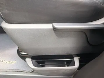 Car image 48