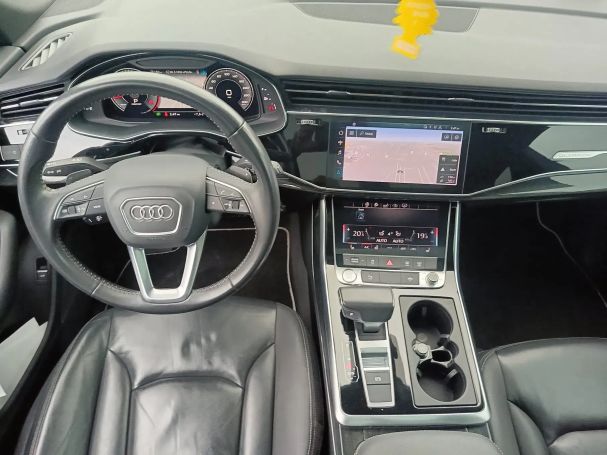 Audi Q8 55 TFSI quattro Tiptronic 250 kW image number 11