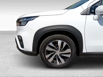 Car image 17
