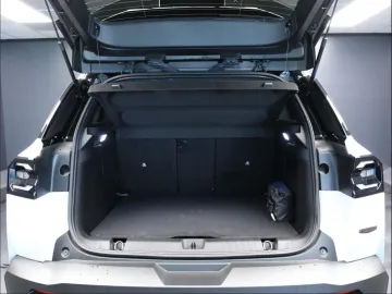 Car image 38