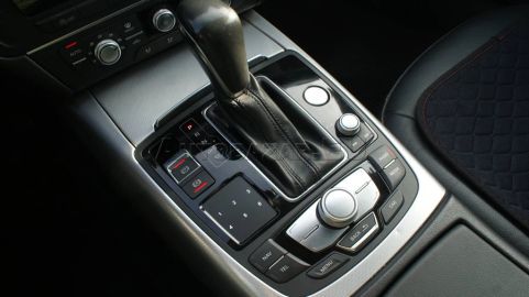 Car image 32