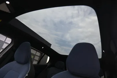 Car image 29