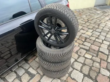 Car image 35