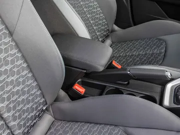 Car image 31