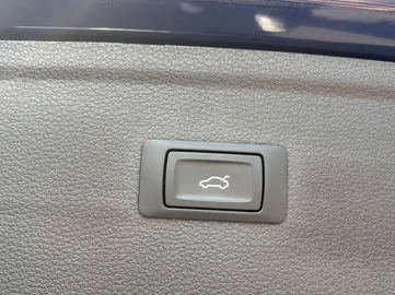 Car image 34