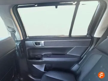 Car image 32