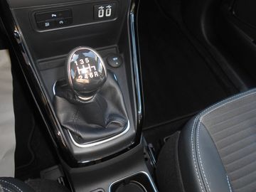 Car image 24