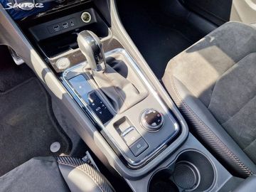 Car image 32