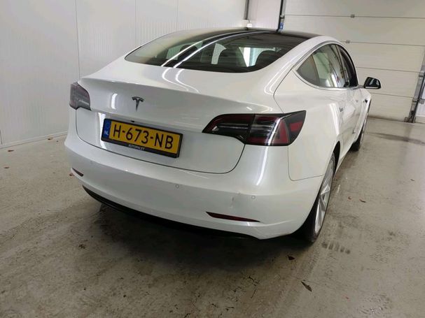 Tesla Model 3 60 Plus 239 kW image number 3