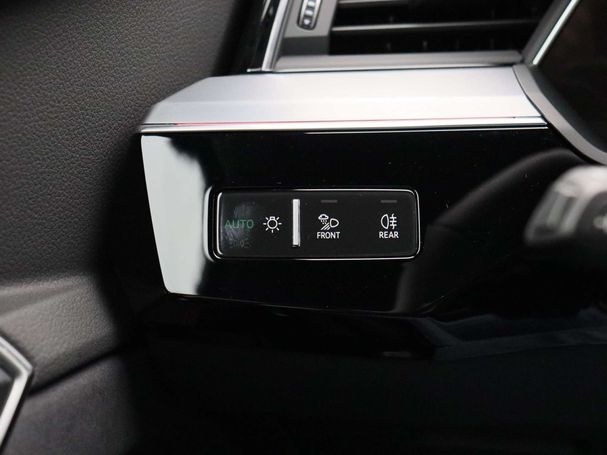 Audi SQ8 quattro e-tron S-line 370 kW image number 30