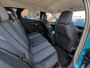 Car image 30
