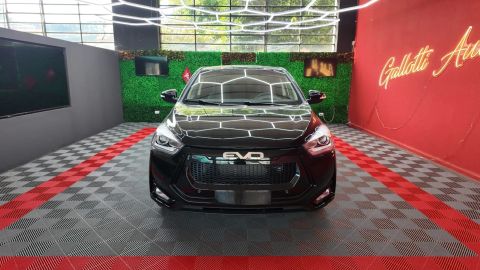 Car image 3
