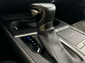 Car image 36