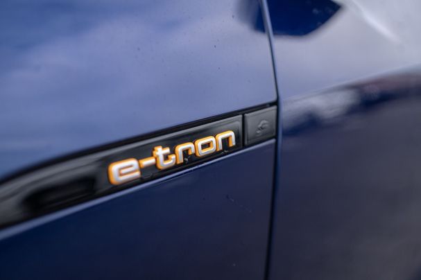 Audi e-tron 370 kW image number 7