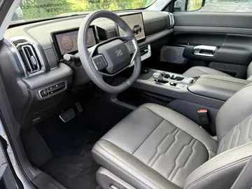 Car image 49