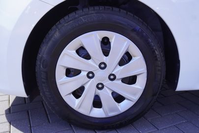 Car image 24