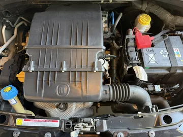 Car image 25