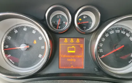 Car image 25