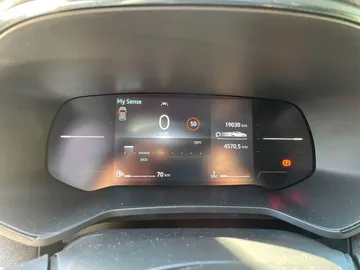 Car image 32