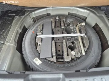 Car image 34