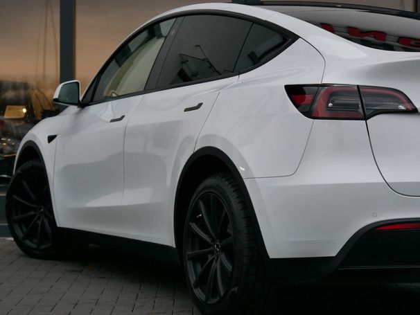 Tesla Model Y 60 Long Range AWD 378 kW image number 22