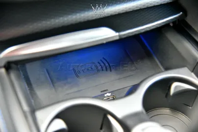 Car image 40