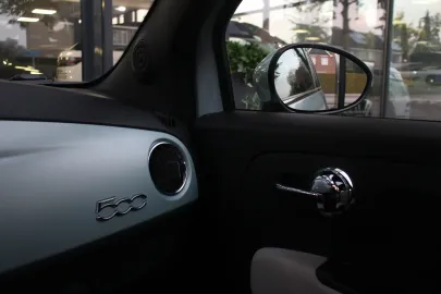 Car image 23