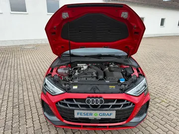 Car image 26