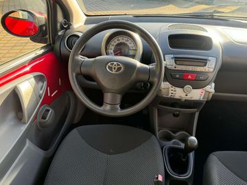 Car image 12