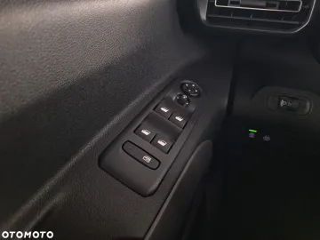 Car image 40