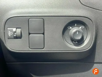 Car image 32