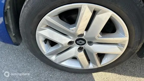 Car image 20